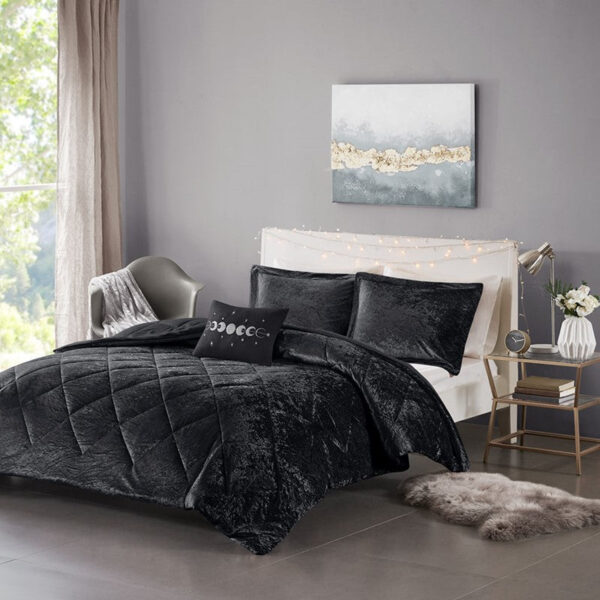 Intelligent Design Felicia Velvet Comforter Set in Black, Full / Queen ID10-1943