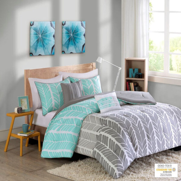 Intelligent Design Adel Comforter Set in Aqua, Twin / Twin XL ID10-747