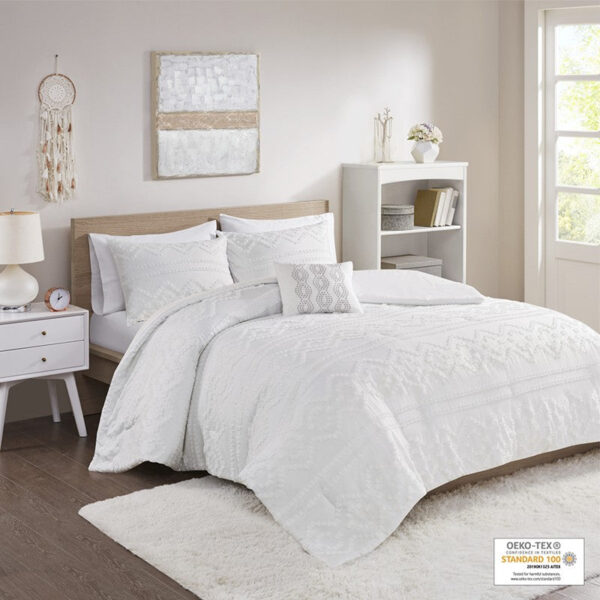 Intelligent Design Annie Solid Clipped Jacquard Comforter Set in Off White, Twin / Twin XL ID10-1834