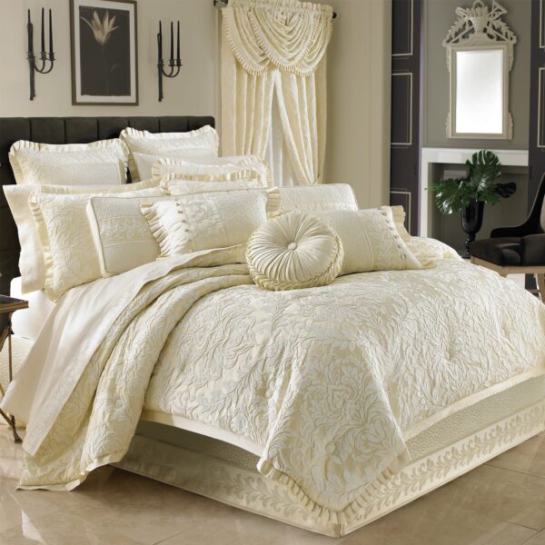 Marquis 4-Piece Comforter Set Ivory in Queen | 100% Polyester by J.Queen New York – Sale & Clearance